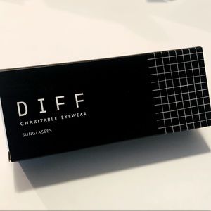 NWT - DIFF Eyewear - BELLA - BLACK + GREY + POLARIZED - Polarized / Black